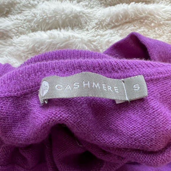 100% Cashmere Turtleneck - Picture 3 of 4